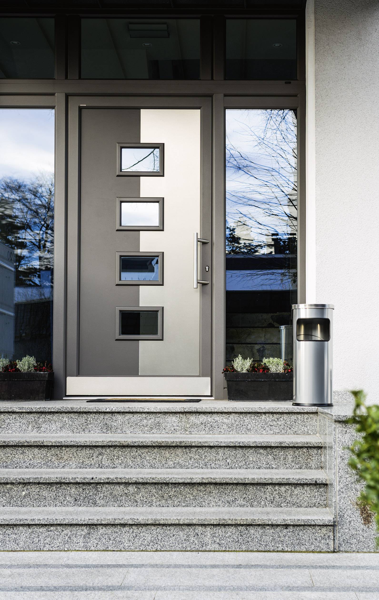 Durable 333223 Papierkorb 17l Metall (Ø x H) 250mm x 630mm Silber Inkl. Aschenbecher 1St.