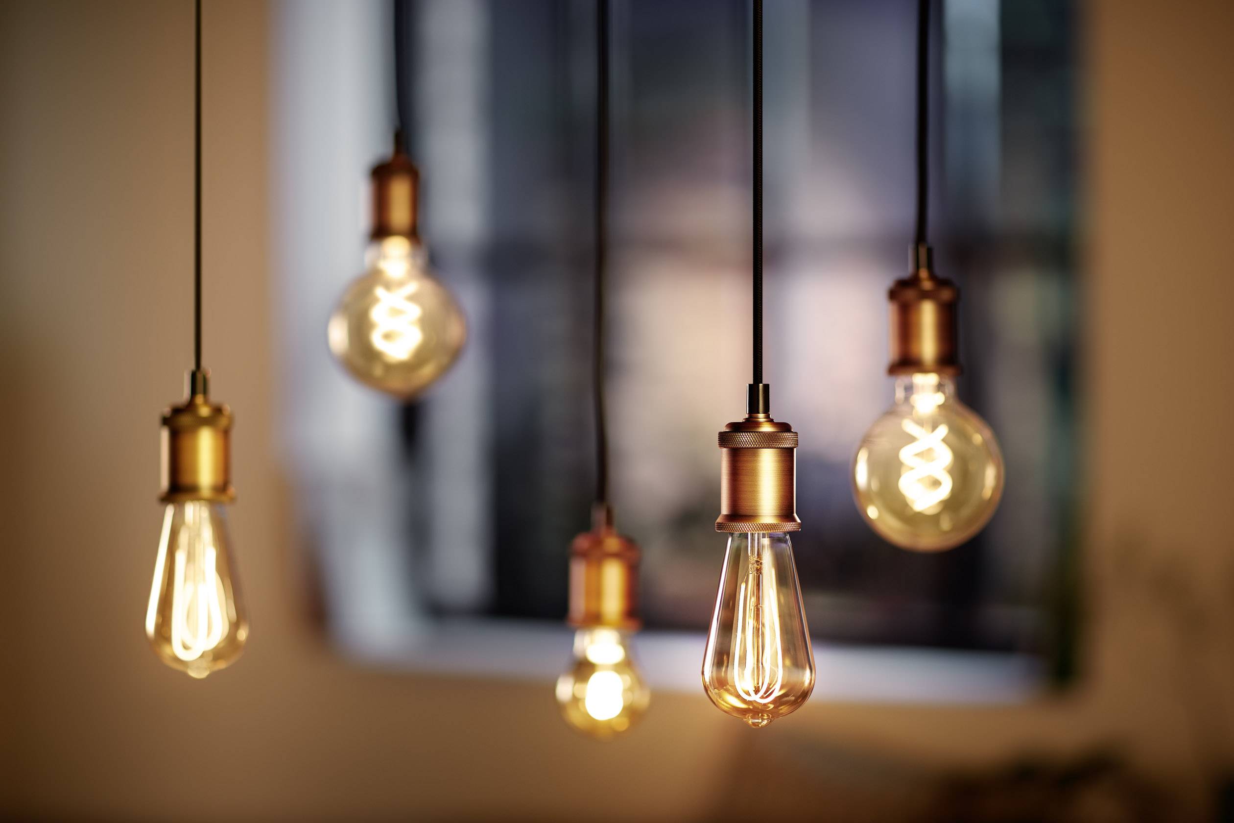 Philips 67607000 LED E27 Globeform 5.5W = 25W Warmweiß (Ø x L) 9.5cm x 14cm dimmbar 1St.