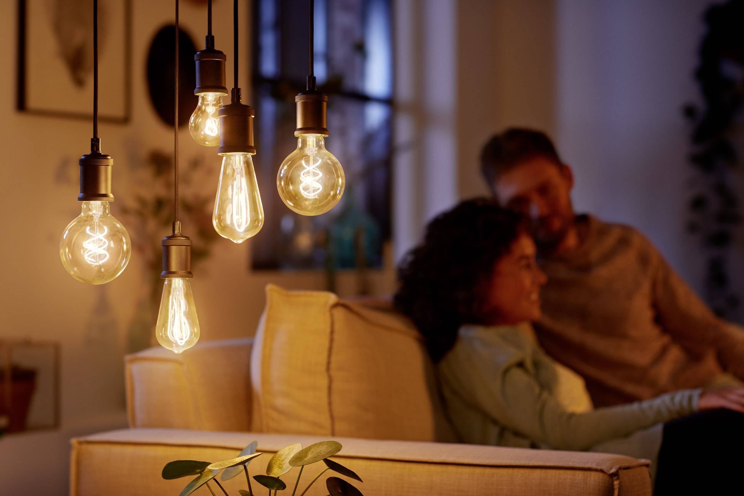 Philips 67607000 LED E27 Globeform 5.5W = 25W Warmweiß (Ø x L) 9.5cm x 14cm dimmbar 1St.