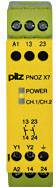 Gelbes Sicherheitsrelais mit der Aufschrift 'pilz PNOZ X7' und Anzeigeleuchten für 'POWER' und 'CH1/CH2', vier Anschlussklemmenpaare oben.