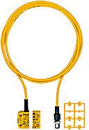 Gelbes Sensorkabel mit Stecker und montierbaren Halterungen. Verwendet zur Positionserkennung oder als Schalter in technischen Anwendungen.