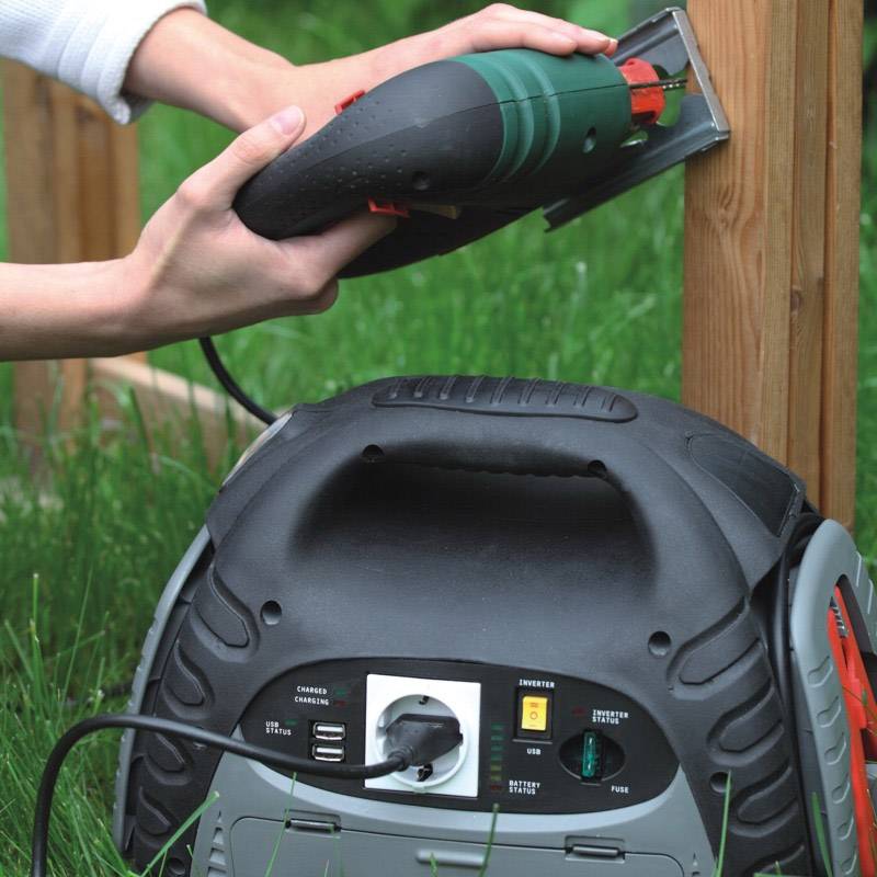 Aerotec Schnellstartsystem 2009778 Starthilfestrom (12 V)=400 A 12 V-Ausgang 2x, USB-Steckdose 2x, Arbeitsleuchte, Kompressor