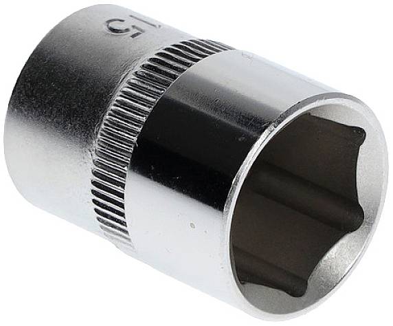 Metallische Steckschlüssel-Nuss mit sechseckiger Öffnung und geriffeltem Griffteil. Ideal für mechanische Arbeiten.