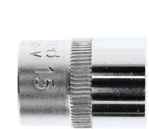 Metallische Stecknuss Größe 15, zylindrische Form, mit geriffeltem Griffbereich und glatter, glänzender Oberfläche.