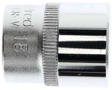 Chromfarbene Stecknuss mit der Aufschrift '7/16 CR-V'. Verwendet für Schraubarbeiten mit Steckschlüssel.