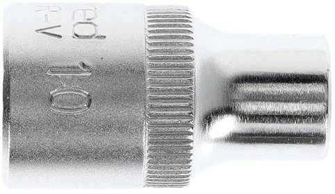Metallische Stecknuss mit leicht geriffelter Oberfläche und Zahlenprägung, verwendet für Schraubarbeiten mit einer Ratsche oder einem Schraubenschlüssel.