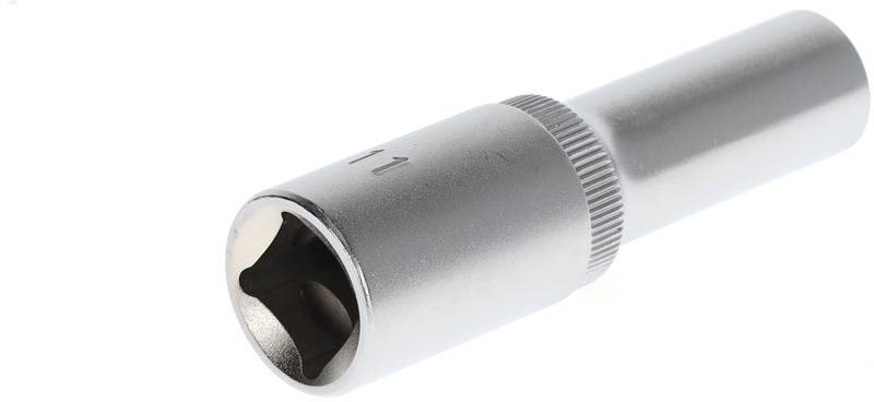 Silberne Stecknuss mit 11 mm Durchmesser, zylindrische Form, gerändelte Greiffläche, geeignet für verschiedene Schraubanwendungen.