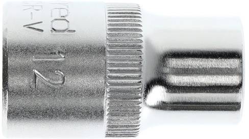Eine silberne Stecknuss mit der Prägung '12 mm', spiegelnd und aus Metall. Sie wird im Kontext von Werkzeugeinsätzen verwendet.