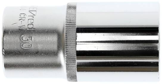 Eine silberne Stecknuss mit Gravur 'CR-V 30'. Verwendet als Werkzeugaufsatz für Schraubenschlüssel oder Ratsche.