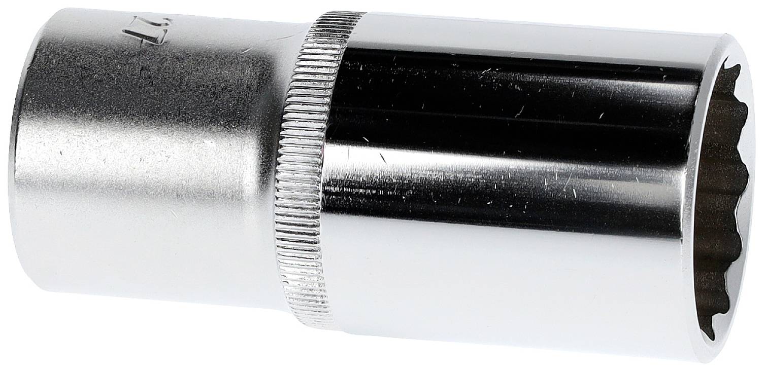 Eine silberne Stecknuss mit geriffeltem Ring in der Mitte, verwendet für das Anziehen oder Lösen von Schrauben mit einem Schraubenschlüssel.