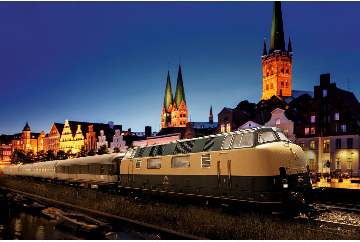 Märklin 37807 H0 Diesellok BR 220 der DB