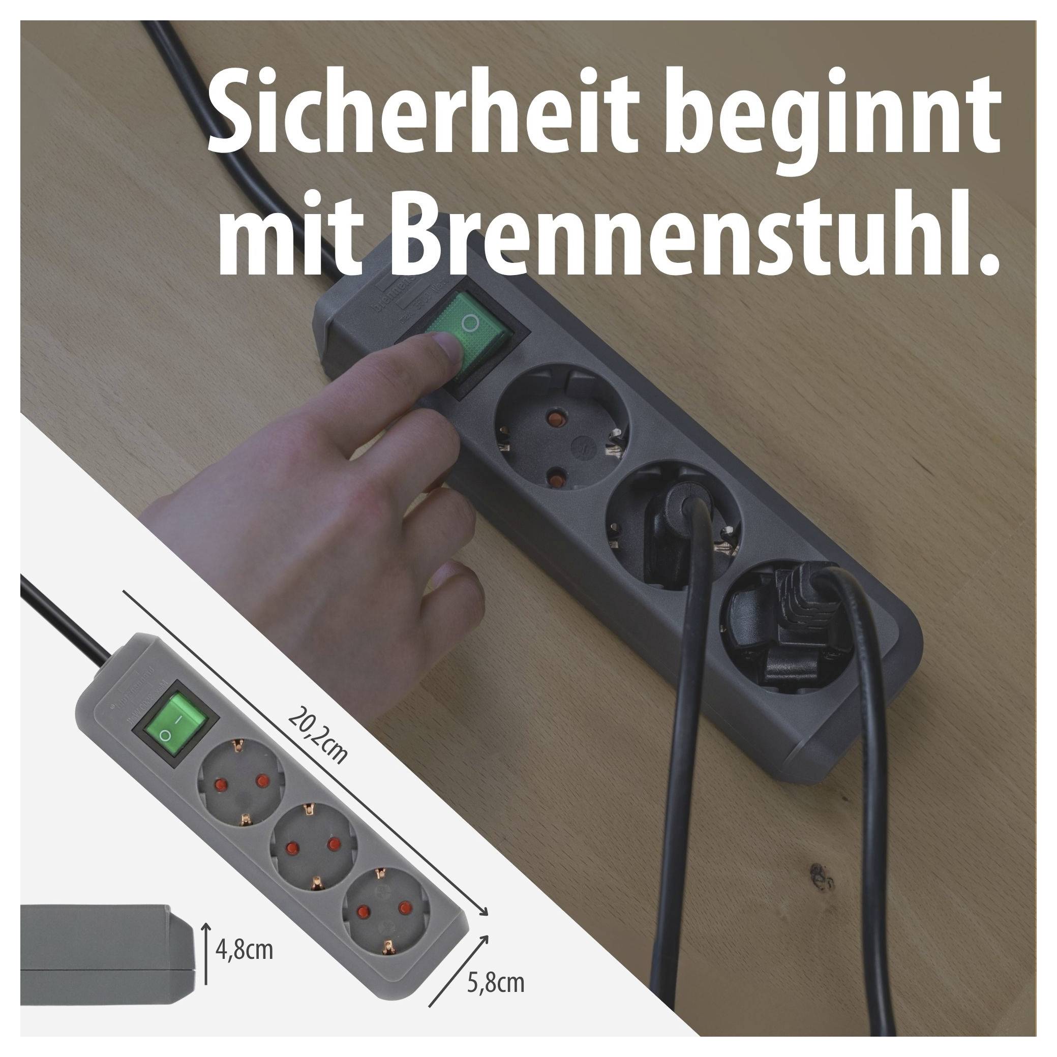 Steckdosenleiste von Brennenstuhl mit Schalter; Hand schaltet sie ein, dazu Maßangaben 20,2 cm, 4,8 cm und 5,8 cm.