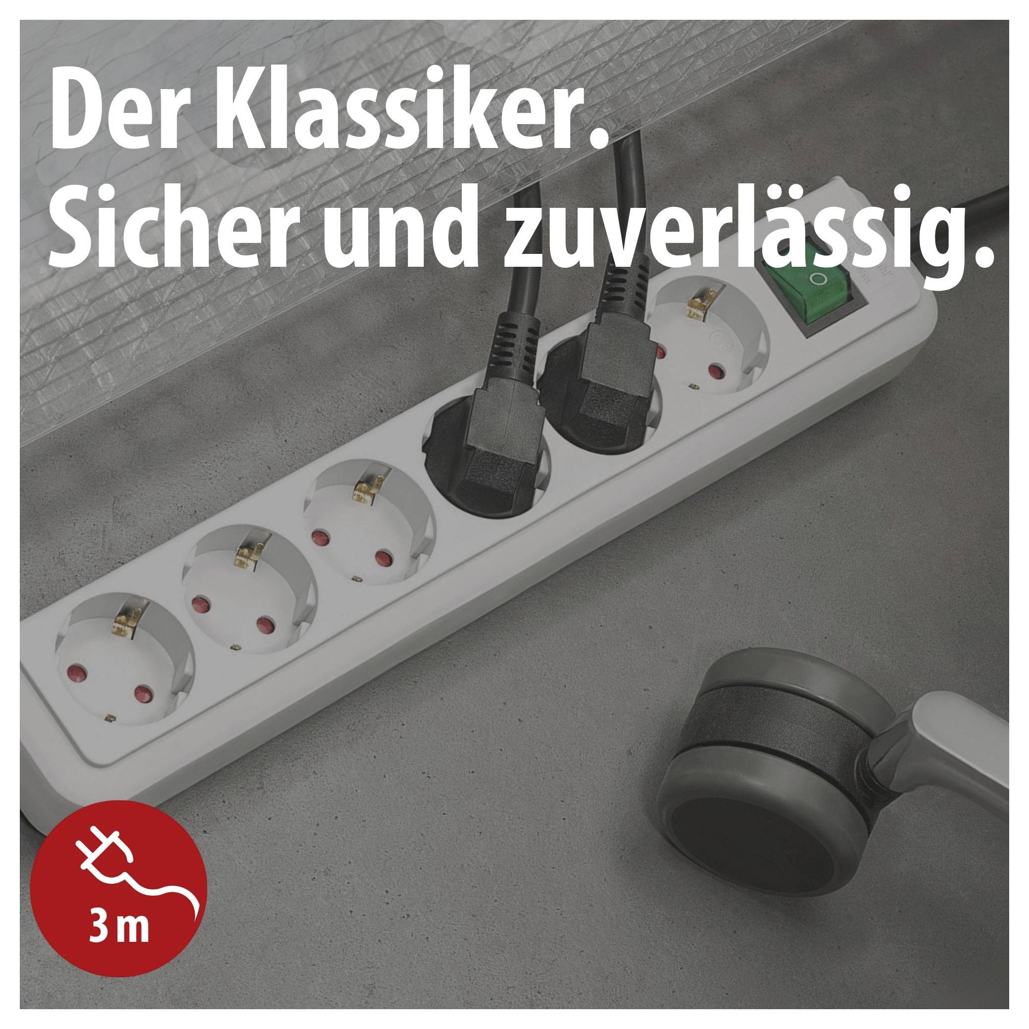Mehrfachsteckdose mit mehreren eingesteckten Steckern und Schalter; Werbetext 'Der Klassiker. Sicher und zuverlässig.' sowie Hinweis '3 m'.