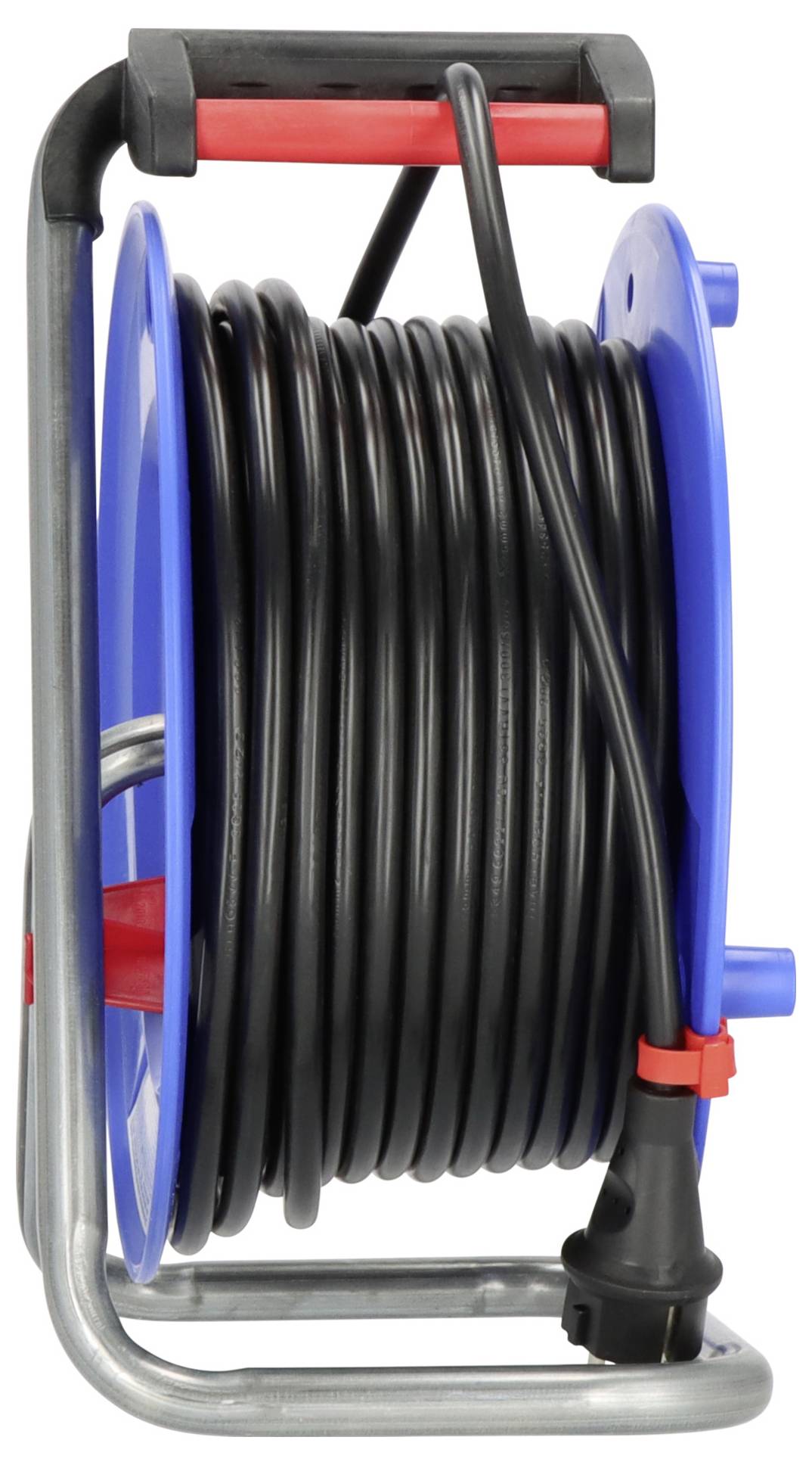Tragbare Schlauchtrommel mit einem schwarz aufgerollten Schlauch auf einem blau und silberfarbenen Metallgestell, mit einem roten Griff und einer Seitenkurbel.
