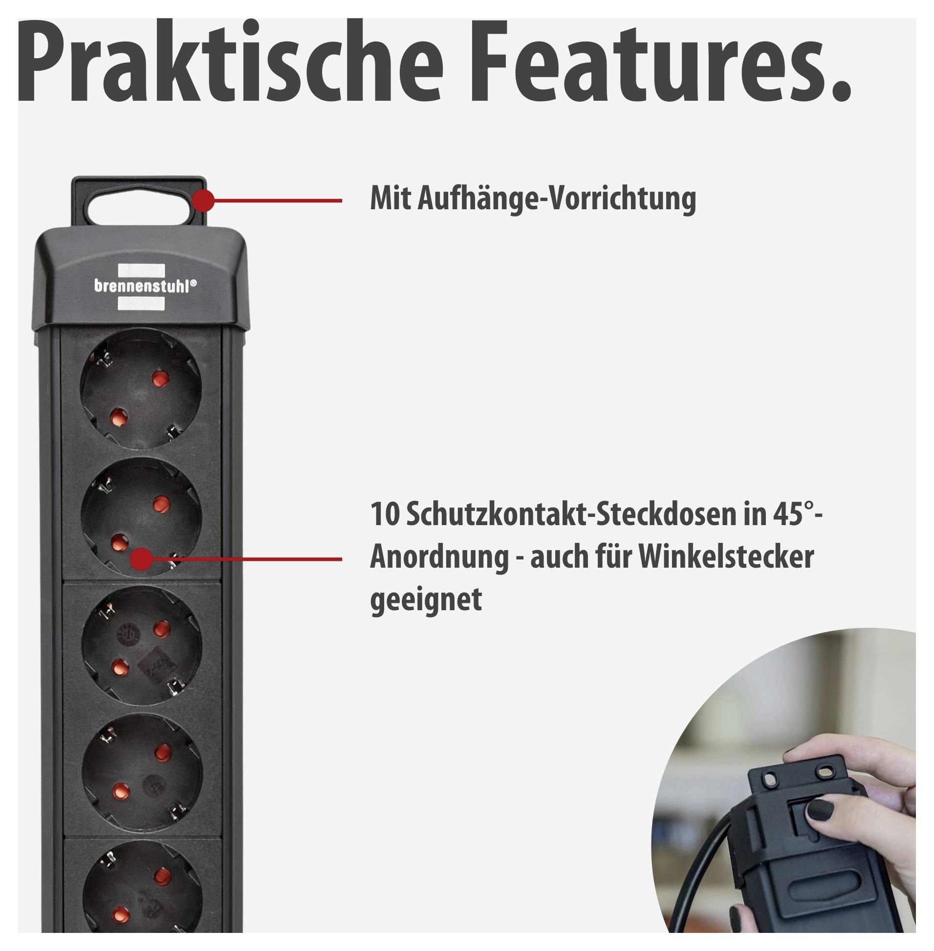 Werbegrafik eines schwarzen Steckdosenblocks mit Überschrift 'Praktische Features.'; markiert Aufhänge-Vorrichtung und 10 Schutzkontakt-Steckdosen in 45°-Anordnung für Winkelstecker.