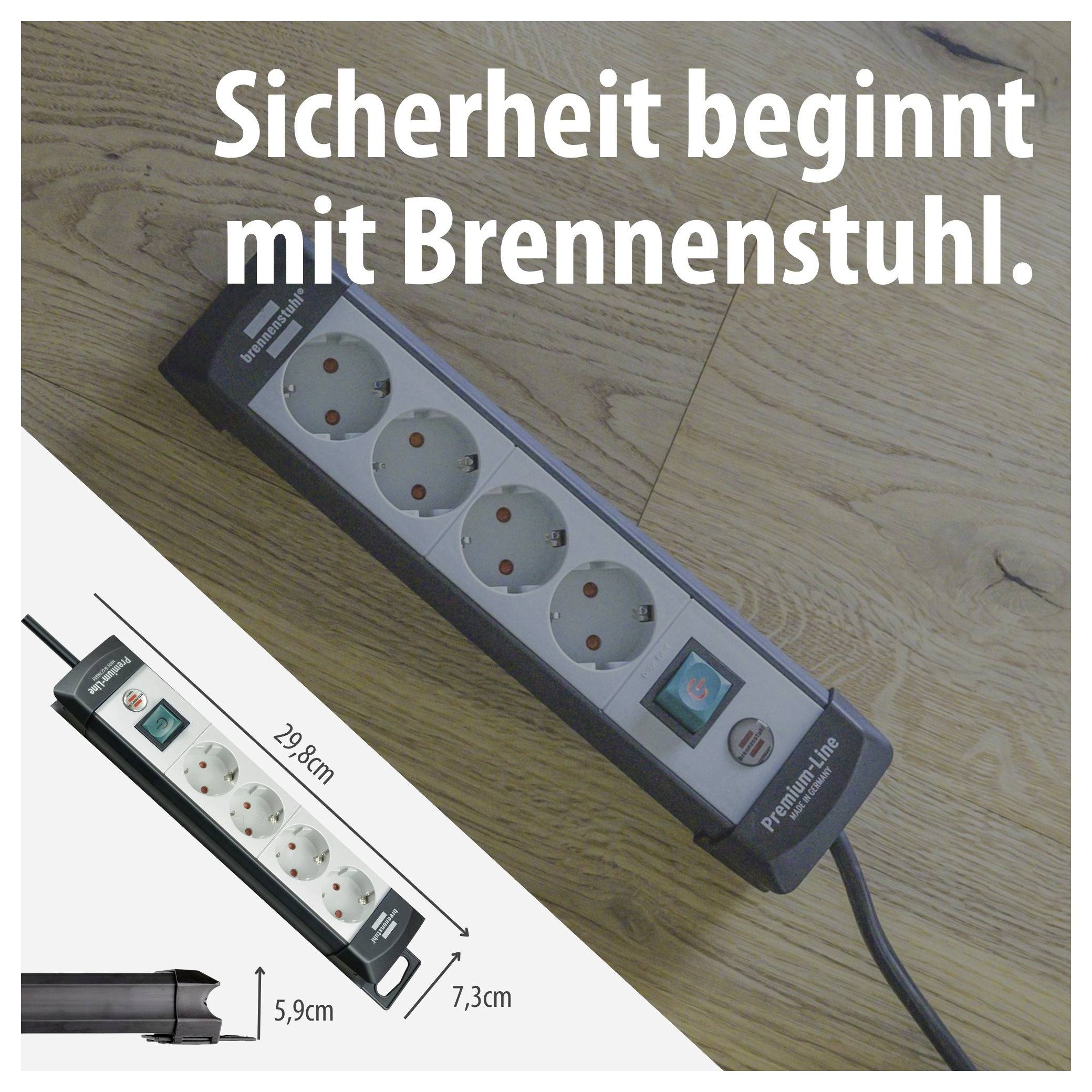 Werbebild für eine Brennenstuhl-Steckdosenleiste auf Holzboden; Text: 'Sicherheit beginnt mit Brennenstuhl.' und Maßangaben 29,8 cm, 7,3 cm, 5,9 cm.