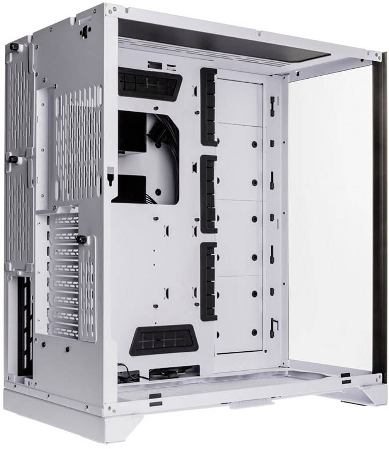 Ein leerer weißer PC-Gehäuse-Turm mit offenem Innenraum und Lüftungsschlitzen, geeignet für den Einbau von Hardwarekomponenten.