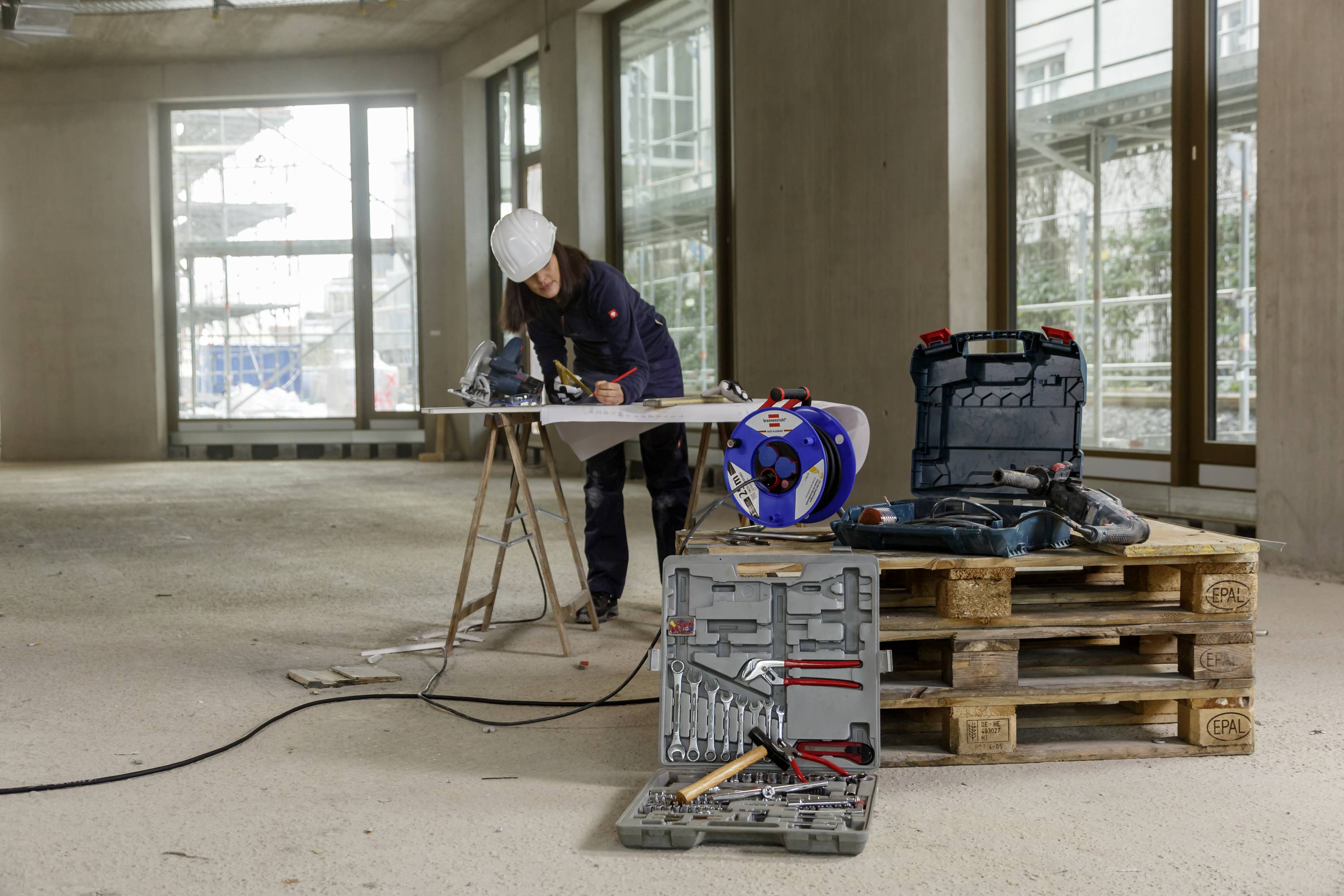 Brennenstuhl 1208440 Kabeltrommel 25.00 m Schwarz Schutzkontakt-Stecker