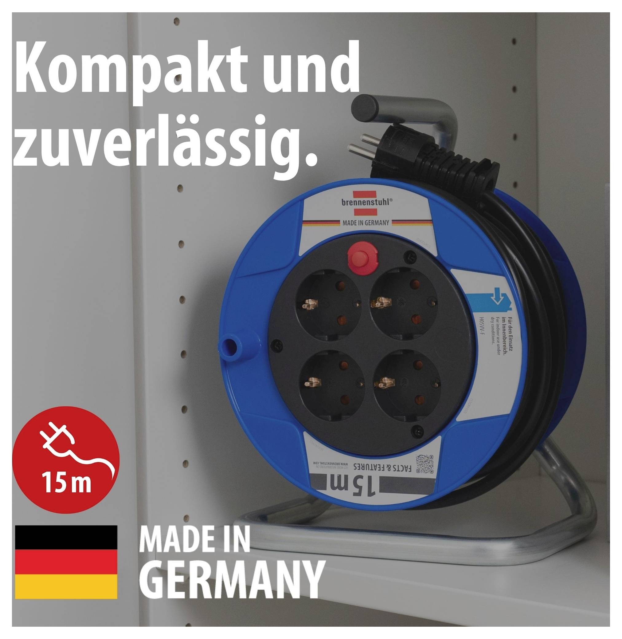 Blauer Kabelaufroller mit vier Steckdosen; Werbetext 'Kompakt und zuverlässig.', '15m' und 'Made in Germany' mit Deutschlandflagge.