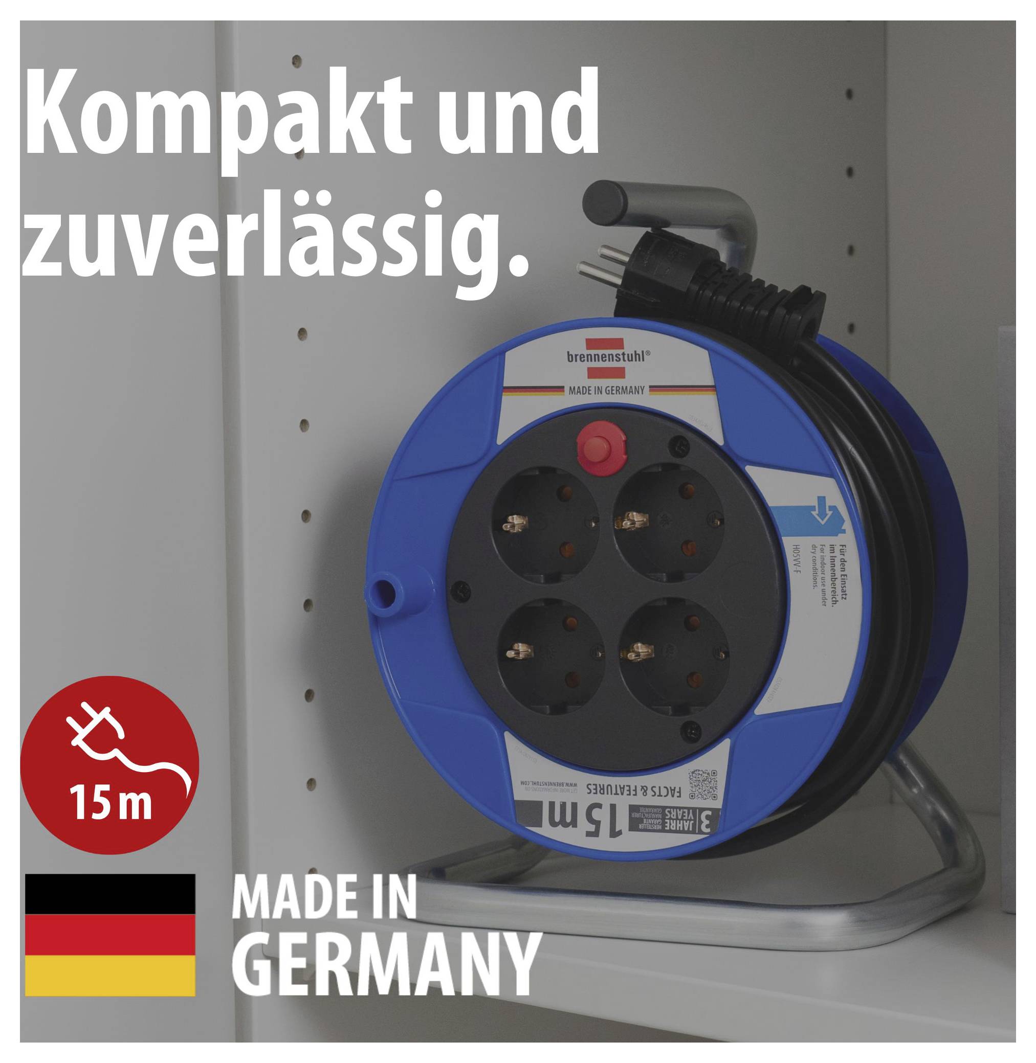 Blaue Kabeltrommel mit vier Steckdosen und 15 m Kabel; Werbetext 'Kompakt und zuverlässig.' sowie Hinweis 'Made in Germany'.