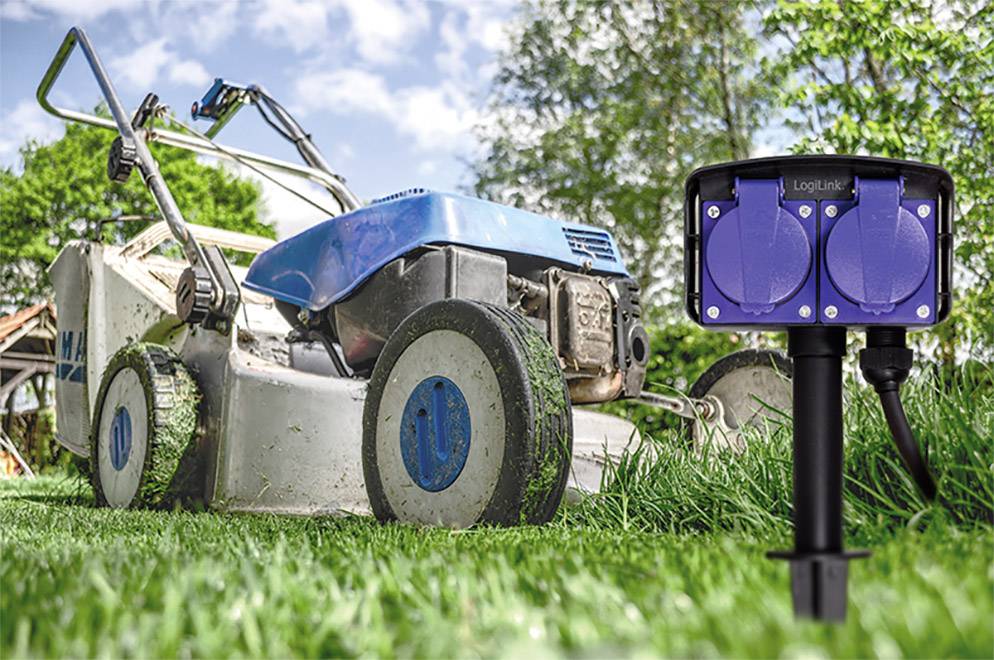 LogiLink LPS214 Gartensteckdose Schwarz mit Erdspieß, erhöhter Berührungsschutz