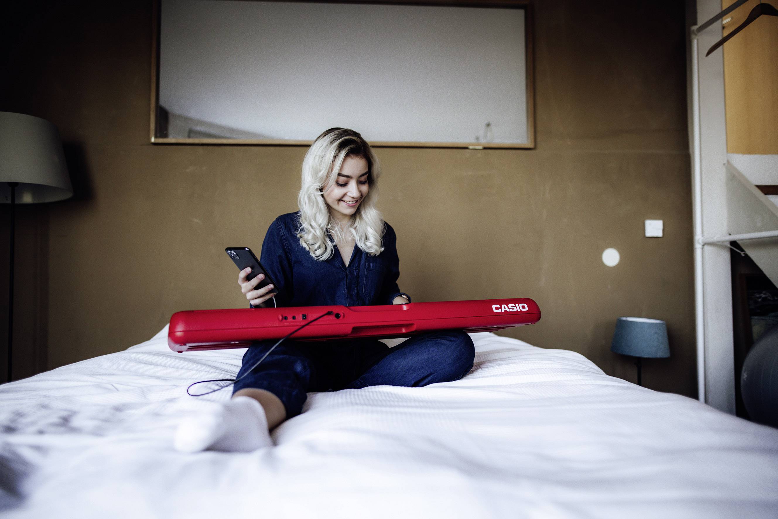 Casio Casiotone CT-S200RDC7 Keyboard Rot