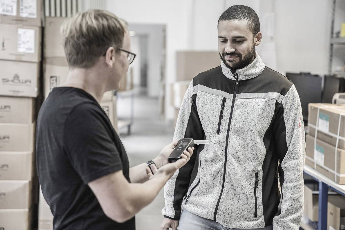 ACE Y Alkoholtester Schwarz 0 bis 5 ‰ inkl. Display