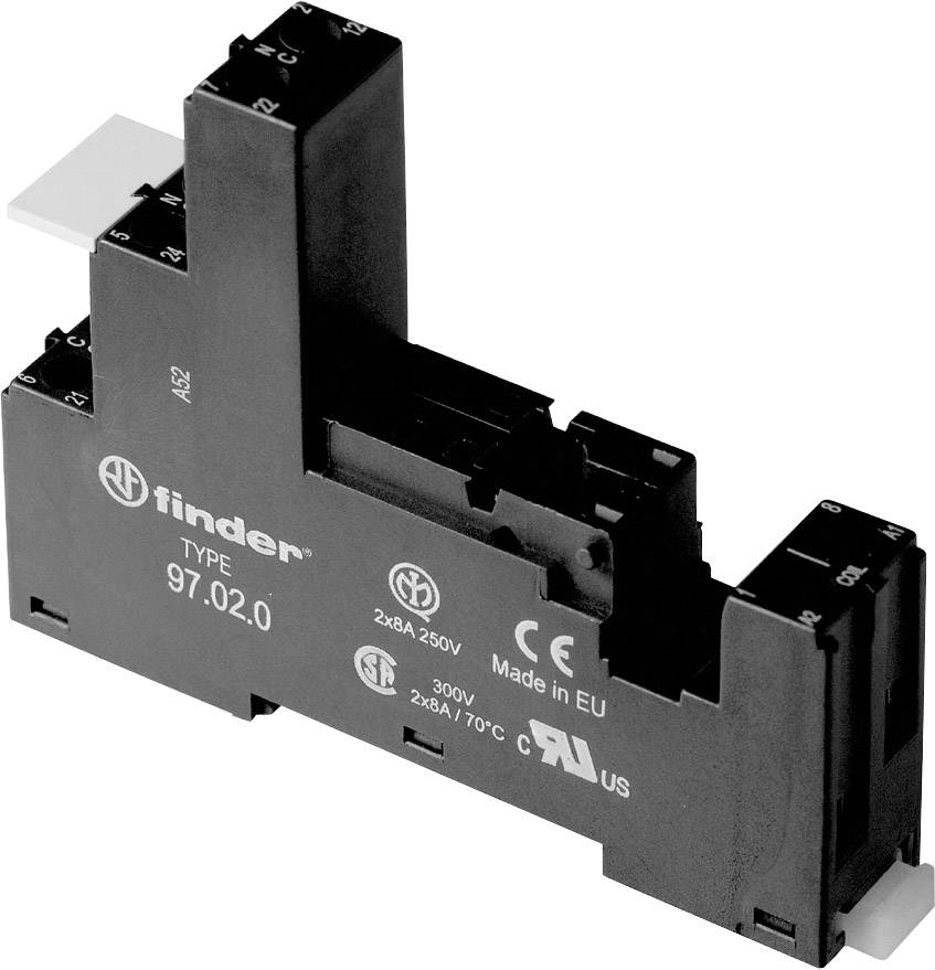 Ein schwarzer, rechteckiger elektronischer Bauteiladapter der Marke Finder, Typ 97.02.0, geeignet für 2x8A bei 250V, hergestellt in der EU.