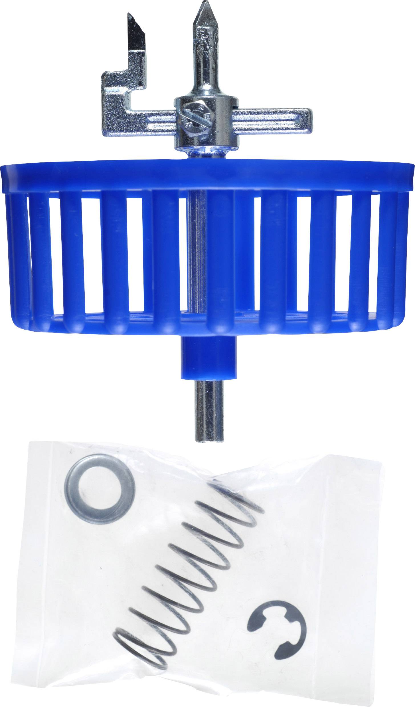 Ein blauer Gitterzylinder mit Metallspitze, davor eine Plastiktüte mit einer Feder und zwei kleinen Metallteilen.