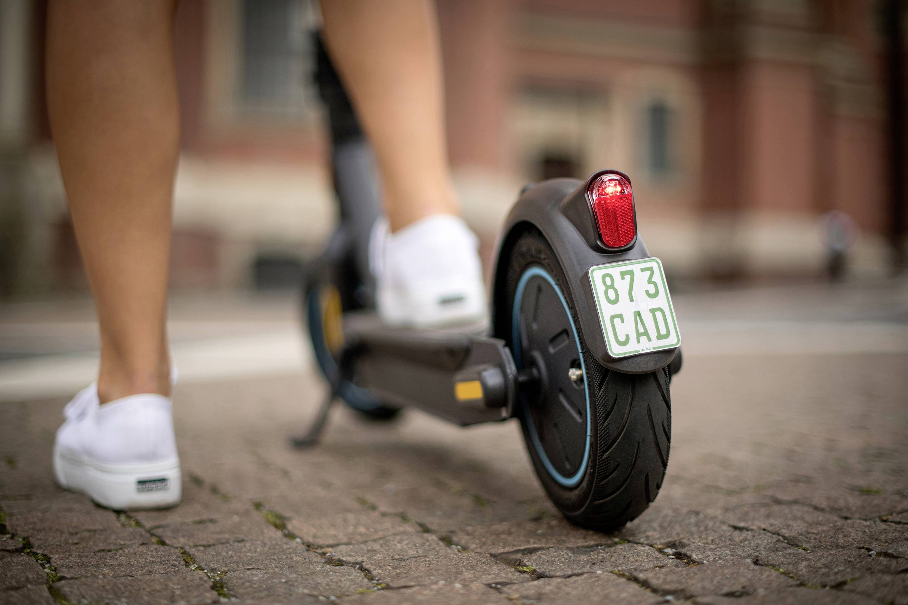 Segway Ninebot KickScooter MAX G30D powered by SEGWAY E-Scooter Dunkelgrau Li-Ion 36 V 15.3 Ah Straßenzulassung: Deutschland