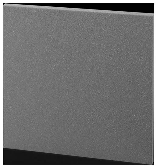 Graue, rechteckige Schaumstoffplatte mit leicht texturierter Oberfläche, vor schwarzem Hintergrund.