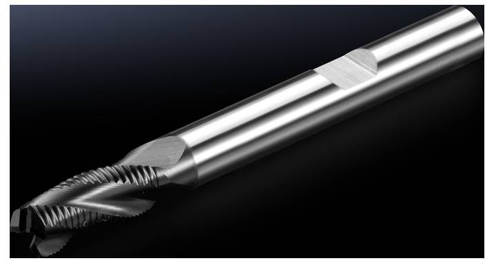 Ein verzahnter Fräser aus Metall, glänzend und zylindrisch, diagonal auf schwarzem Hintergrund liegend. Geeignet für Präzisionsmetallbearbeitung.