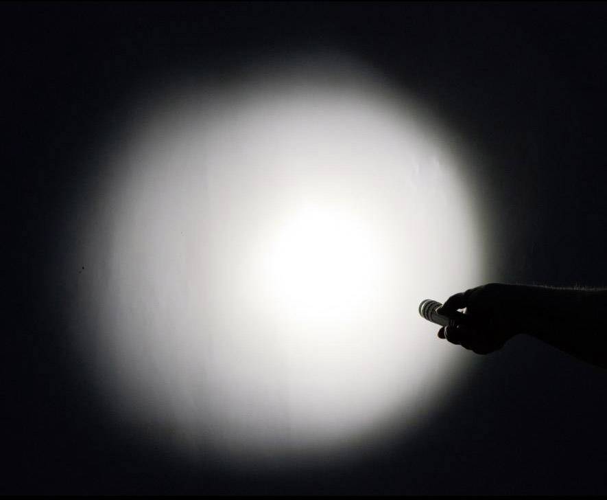 AccuLux 200L LED Taschenlampe batteriebetrieben 200lm 124g