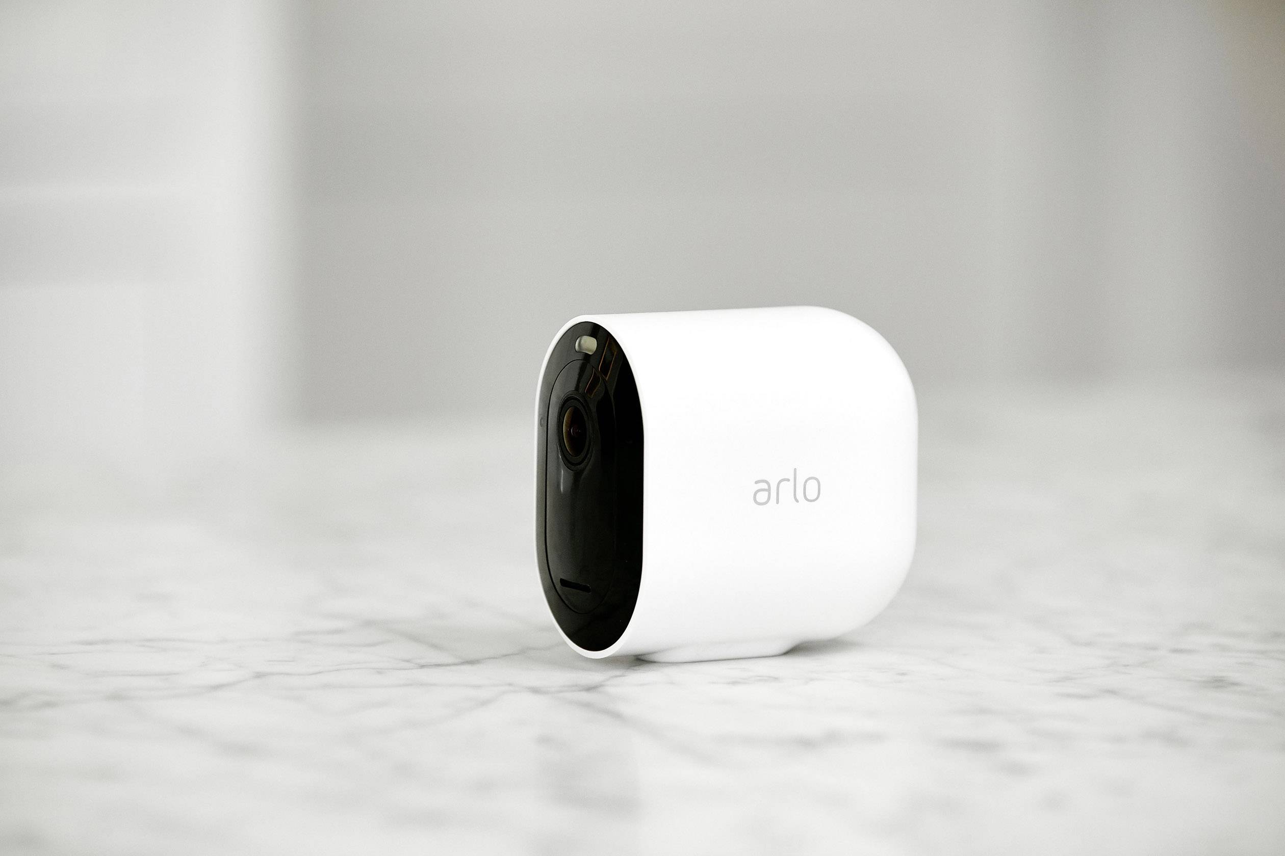 ARLO Pro 3 VMS4340P VMS4340P-100EUS WLAN IP-Überwachungskamera-Set mit 3 Kameras 2560 x 1440 Pixel