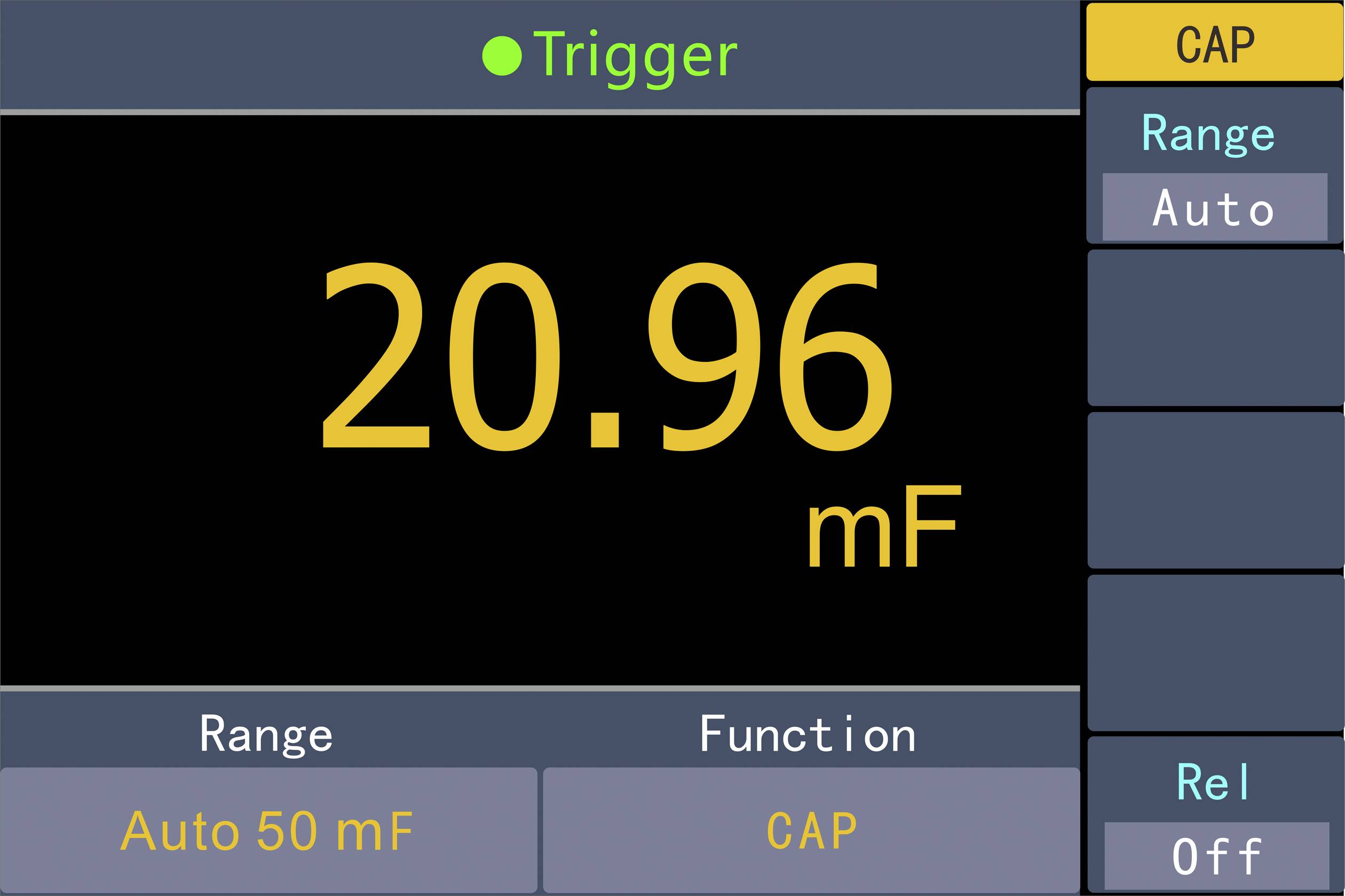 Kapazitätsmessung auf einem Messgerät: Wert von 20,96 mF angezeigt, Modus 'Auto', Funktion 'CAP', Bereich 'Range Auto', Relais 'Off'.