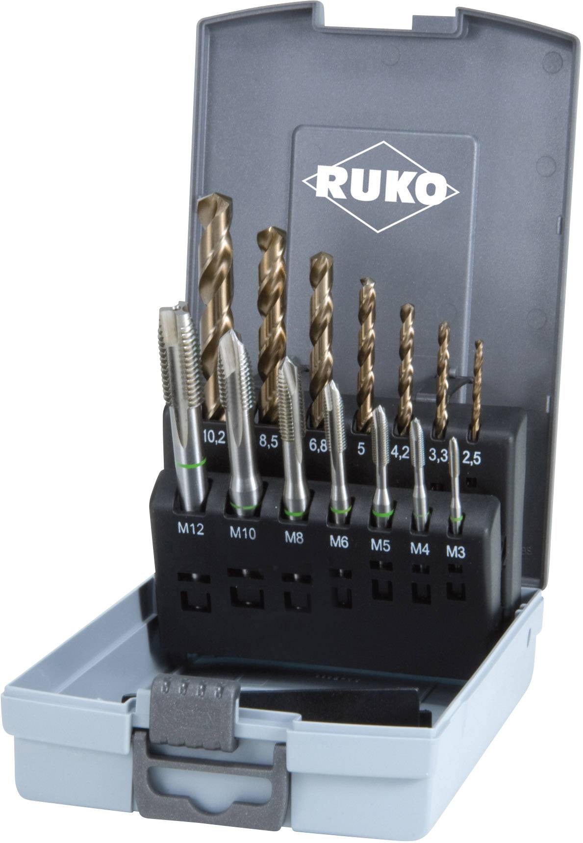 Ein Set von Metallbohrern und Gewindeschneidern in verschiedenen Größen in einer offenen grauen Box mit dem Logo 'RUKO' auf dem Deckel.