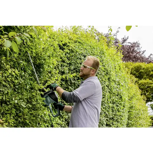 Bosch Home and Garden AdvancedHedgecut 70 Elektro Heckenschere mit Schutzbügel 500 W 700 mm Bosch Home and Garden AdvancedHedgecut 70 Elektro Heckenschere mit Schutzbügel 500 W 700 mm