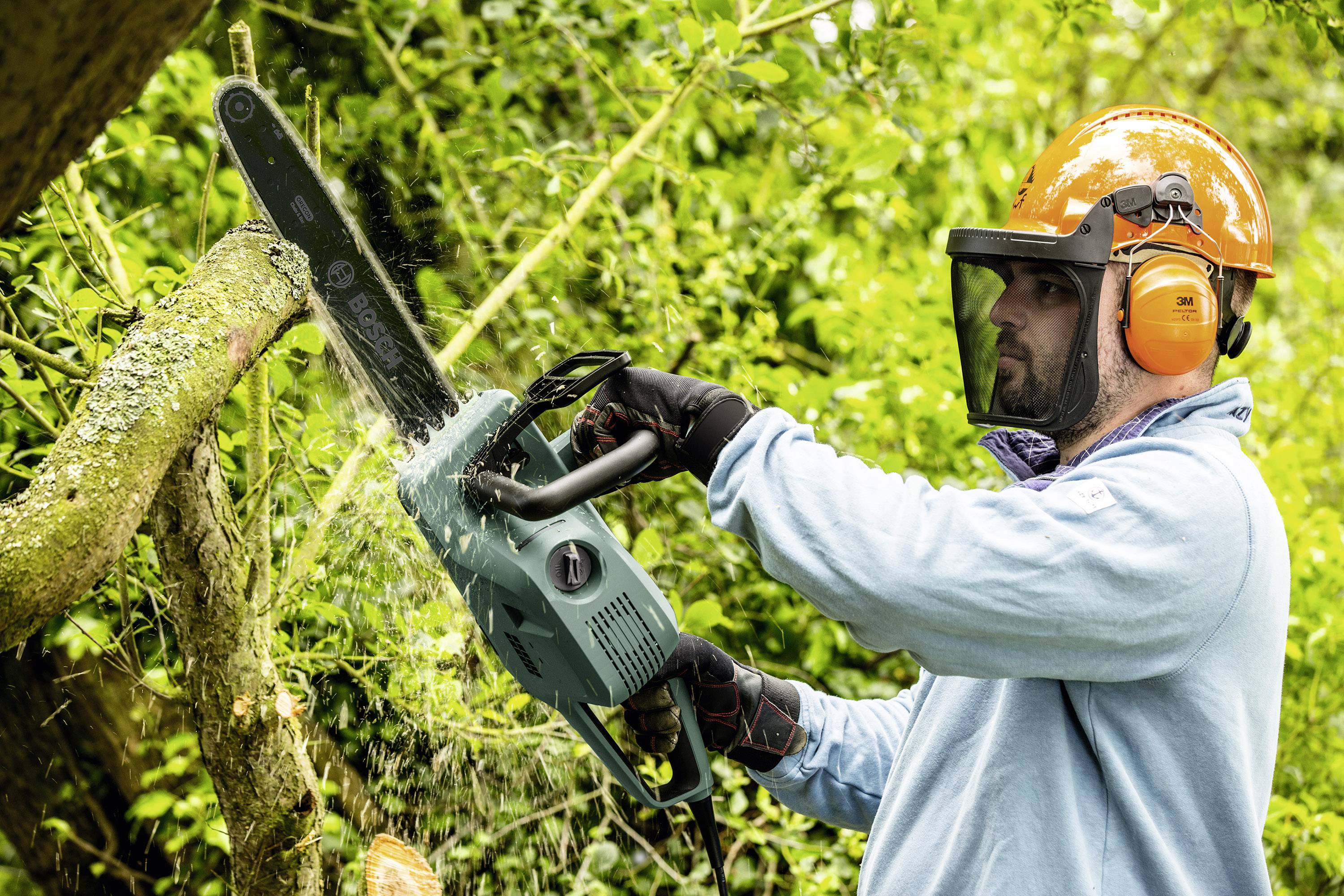 Bosch Home and Garden UniversalChain 35 Elektro Kettensäge B-Ware (beschädigte / fehlende Verpackung) mit Schutzbügel 1900W
