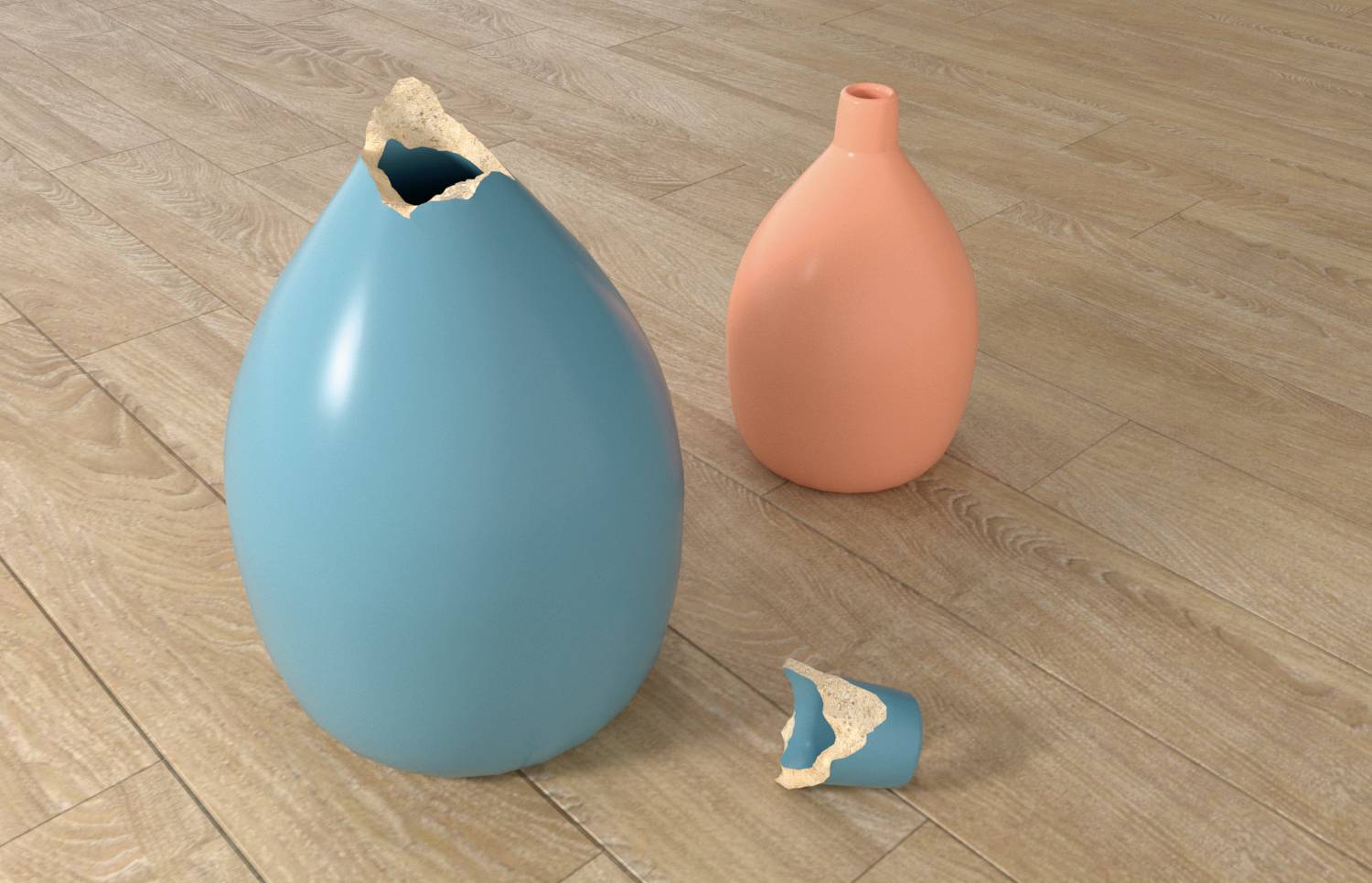Eine blaue Vase mit einem abgebrochenen Rand und einem losen Stück liegt auf einem Holzboden. Im Hintergrund steht eine intakte, orange Vase.