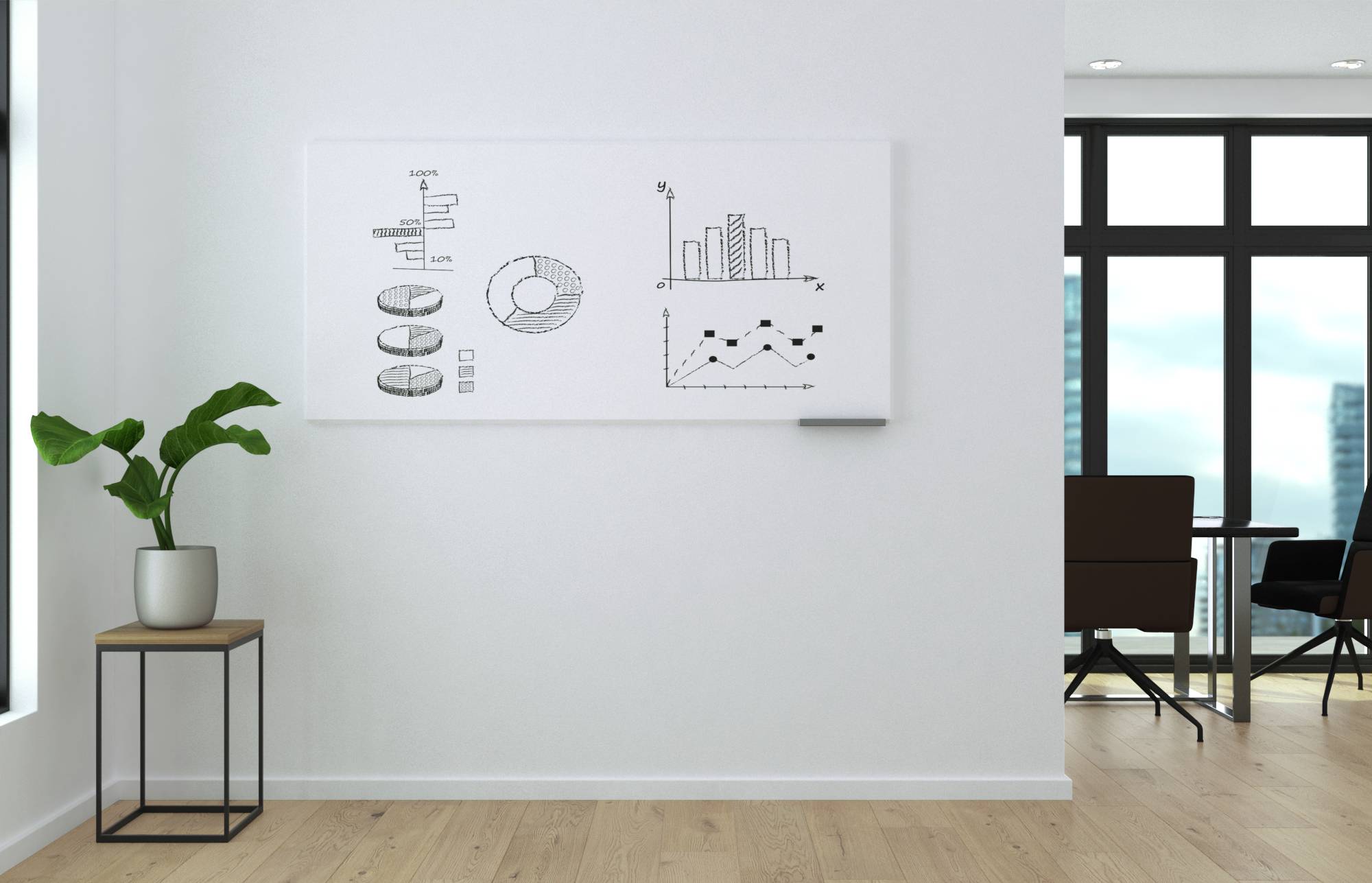 Minimalistisches Büroinneres mit einer an der Wand montierten Tafel, auf der Skizzen von Diagrammen und Grafiken zu sehen sind, neben einer Topfpflanze und großen Fenstern.
