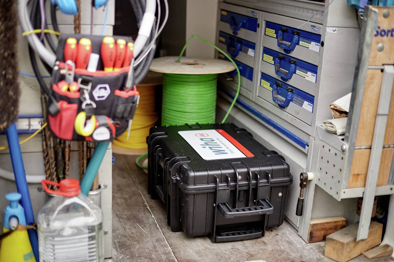 Wiha 42069 Elektriker, Handwerker, Lehrlinge, Profi, VDE Werkzeugkoffer bestückt 113teilig (L x B x H) 625 x 440 x 280mm