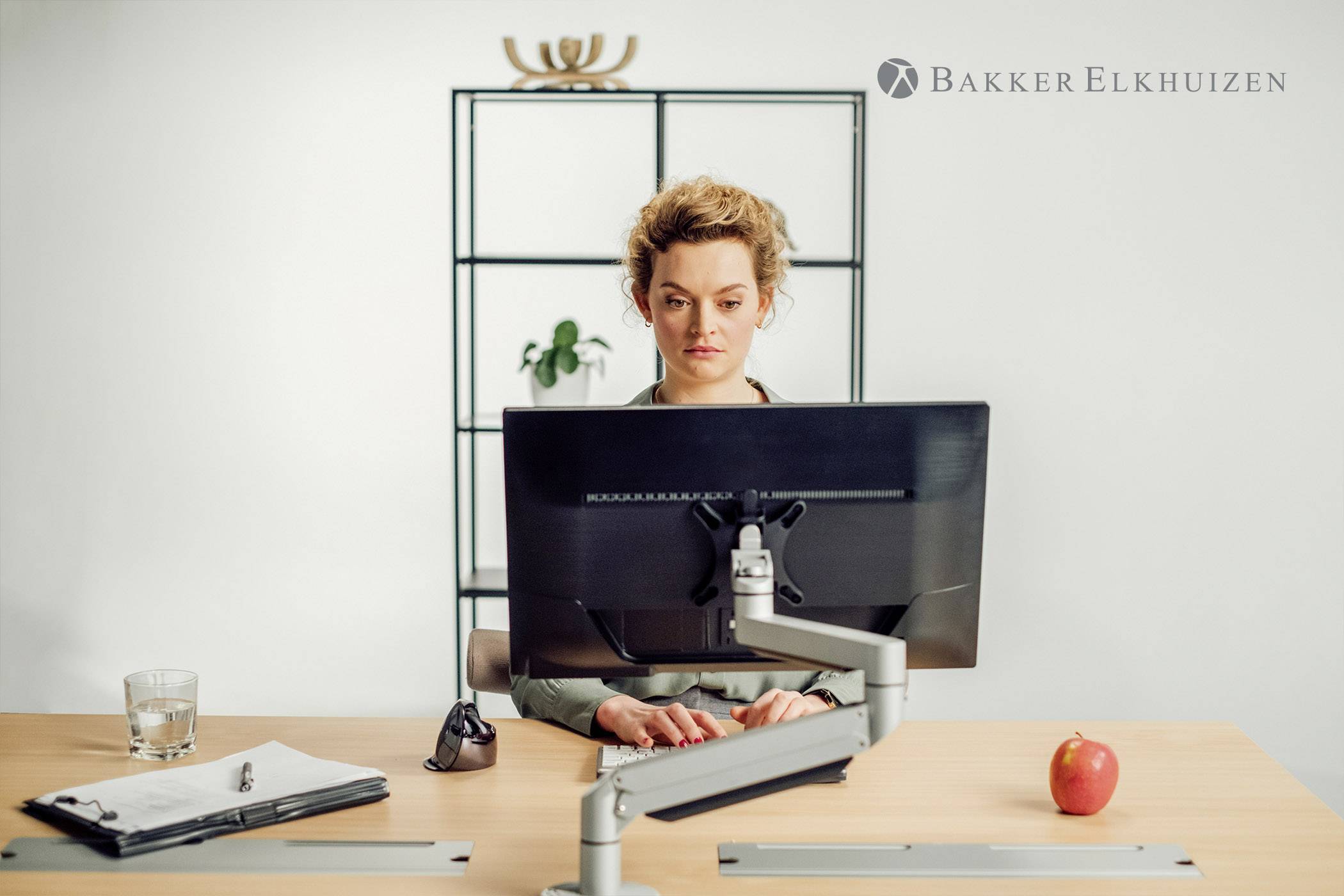 BakkerElkhuizen Evoluent D Small Maus Funk Optisch Anthrazit 6 Tasten 3200 dpi Ergonomisch