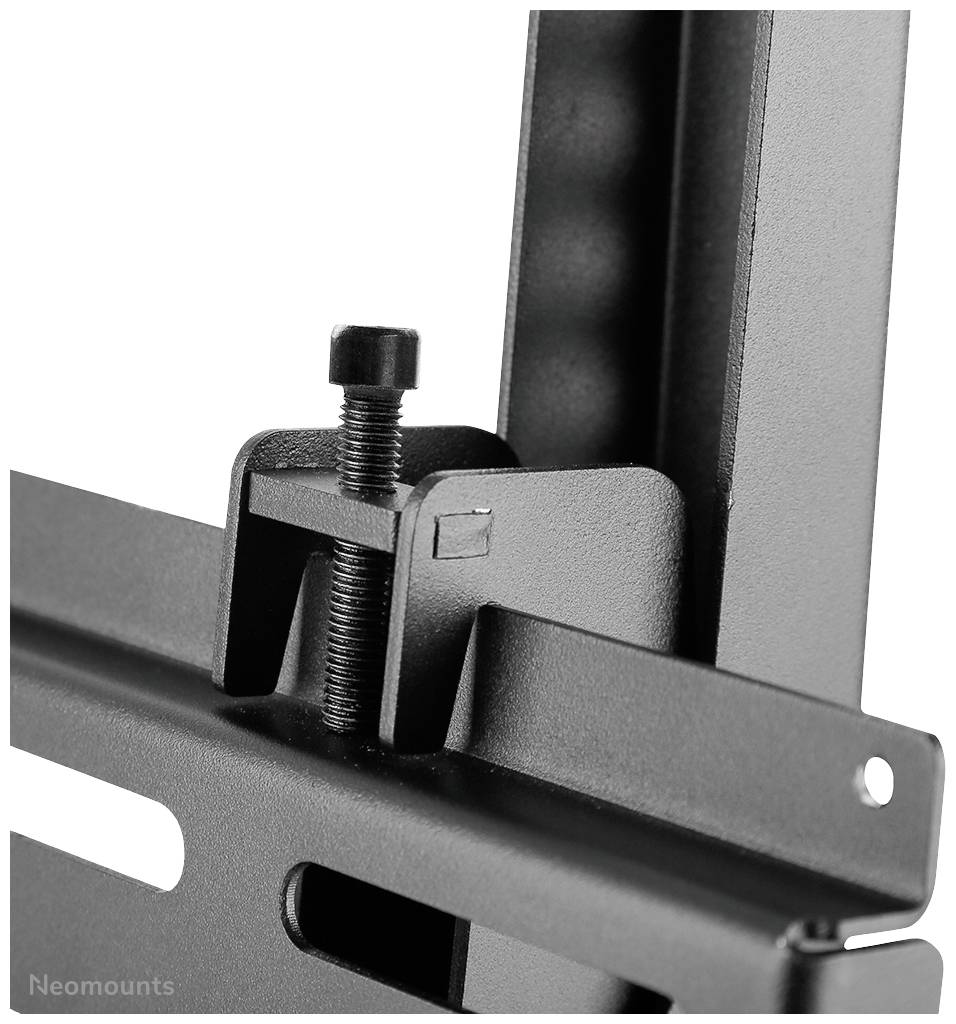 Nahaufnahme einer schwarzen Metallhalterung mit Schraubmechanismus, vermutlich zur Befestigung von Geräten oder Strukturen.