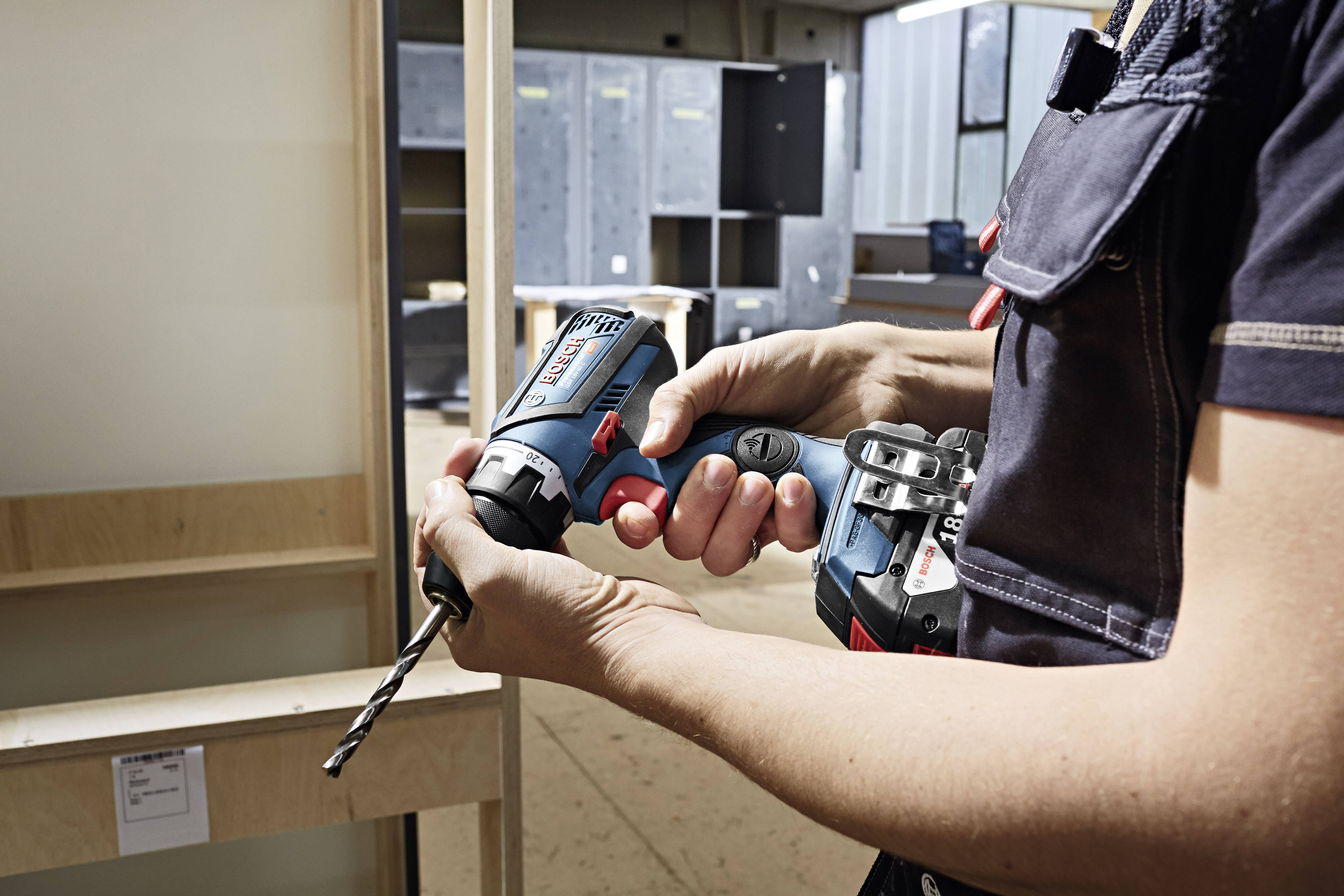 Bosch Professional GSR 18V-60 C 06019G110B Akku-Bohrschrauber 18 V 4.0 Ah inkl. Koffer, inkl. 2. Akku