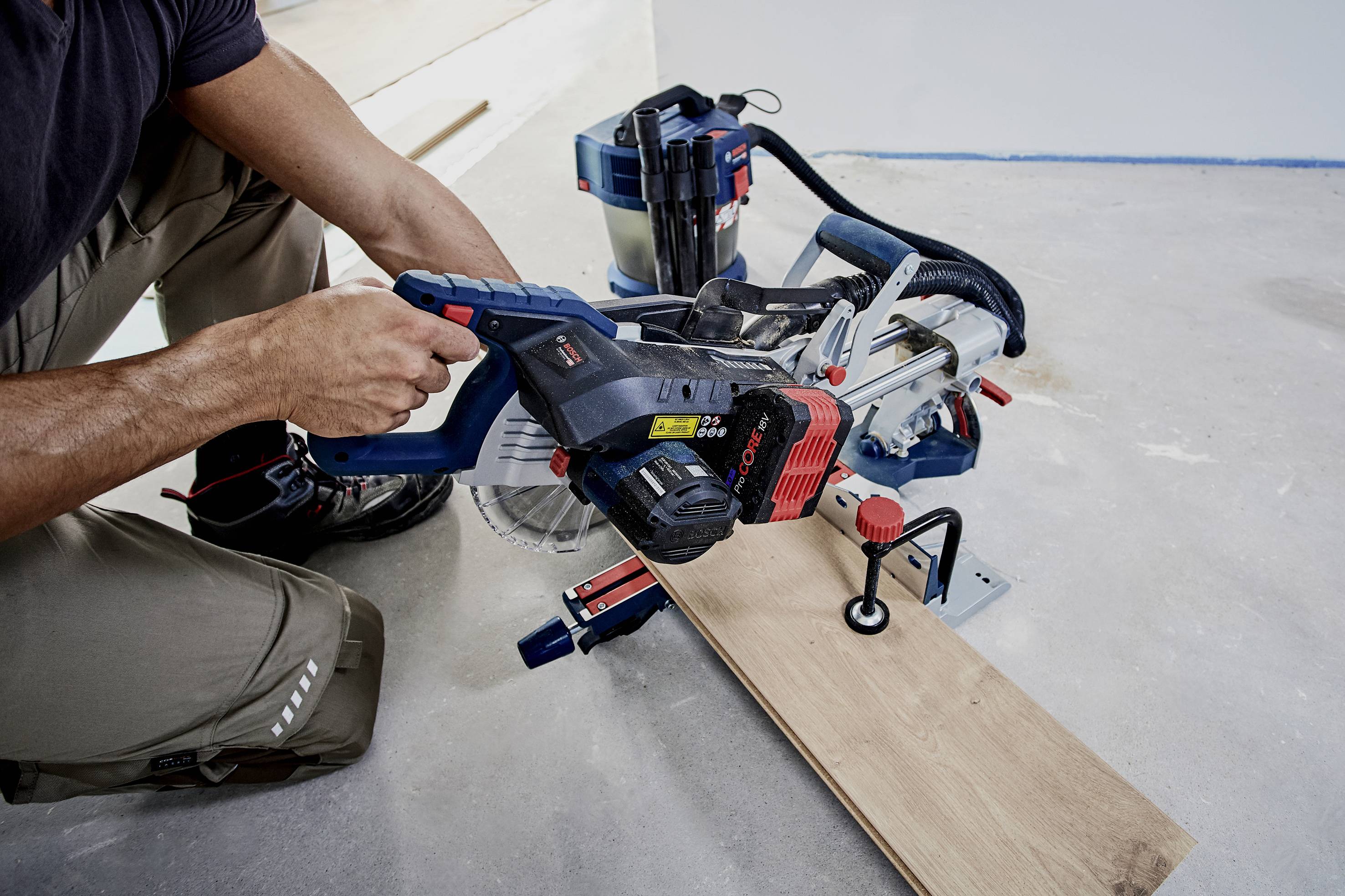 Bosch Professional BITURBO GCM 18V-216 Solo Akku-Kapp- und Gehrungssäge bürstenlos 216 mm 30 mm 1600 W