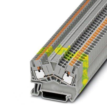 Ein mehrstöckiger grauer Klemmenblock mit Schraubanschlüssen und sichtbaren Kupferleitungen. Geeignet für elektrische Verbindungen.