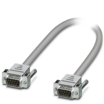 Ein graues, doppelt abgeschirmtes Serielle-Kabel mit DB9-Stecker an beiden Enden. Kabel dient zur Verbindung von Geräten.