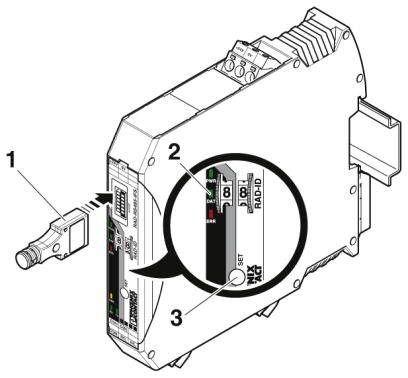 Ein Diagramm zeigt die Verkabelung und Einstellungen eines elektrischen Geräts. Hauptmerkmale sind der Anschluss (1) und die Drehschalter (2) für Einstellungen.