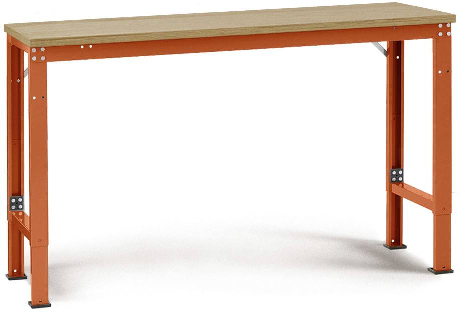 Ein rechteckiger Tisch mit orangefarbenen Metallbeinen und einer Holzplatte. Der Tisch hat ein schlichtes, funktionales Design.