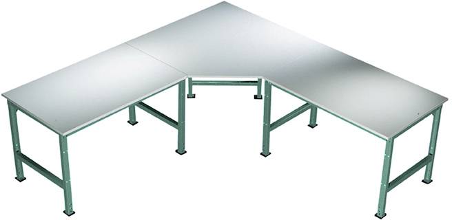 Ein L-förmiger, hellgrauer Tisch mit grünen, stabilen Metallbeinen, geeignet für Büros oder Arbeitsbereiche.